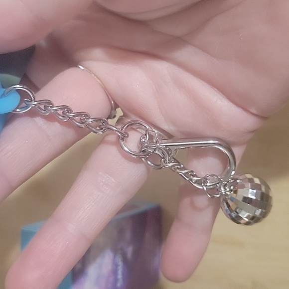 Fenty Beauty x Smurfs Gloss Bomb Keychain - Picture 7 of 11